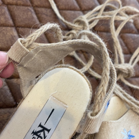 NWOT Embroidered espadrille - Picture 10 of 10